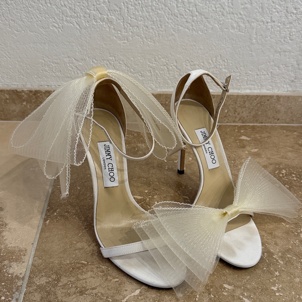 JIMMY CHOO Aveline Bow Sandals EU 39.5 US 9.5 Ivory White Wedding Bridal Heel